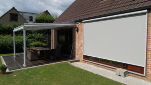 Verandazonwering met zonwerende screens