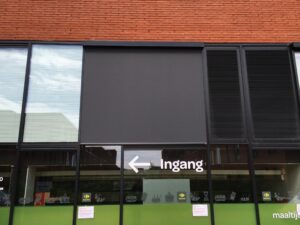 Zonwerende screens met motor bediening