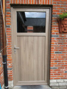 PVC deuren met houtstructuur