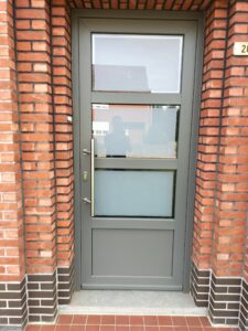 PVC deuren met veiligheid beglazing
